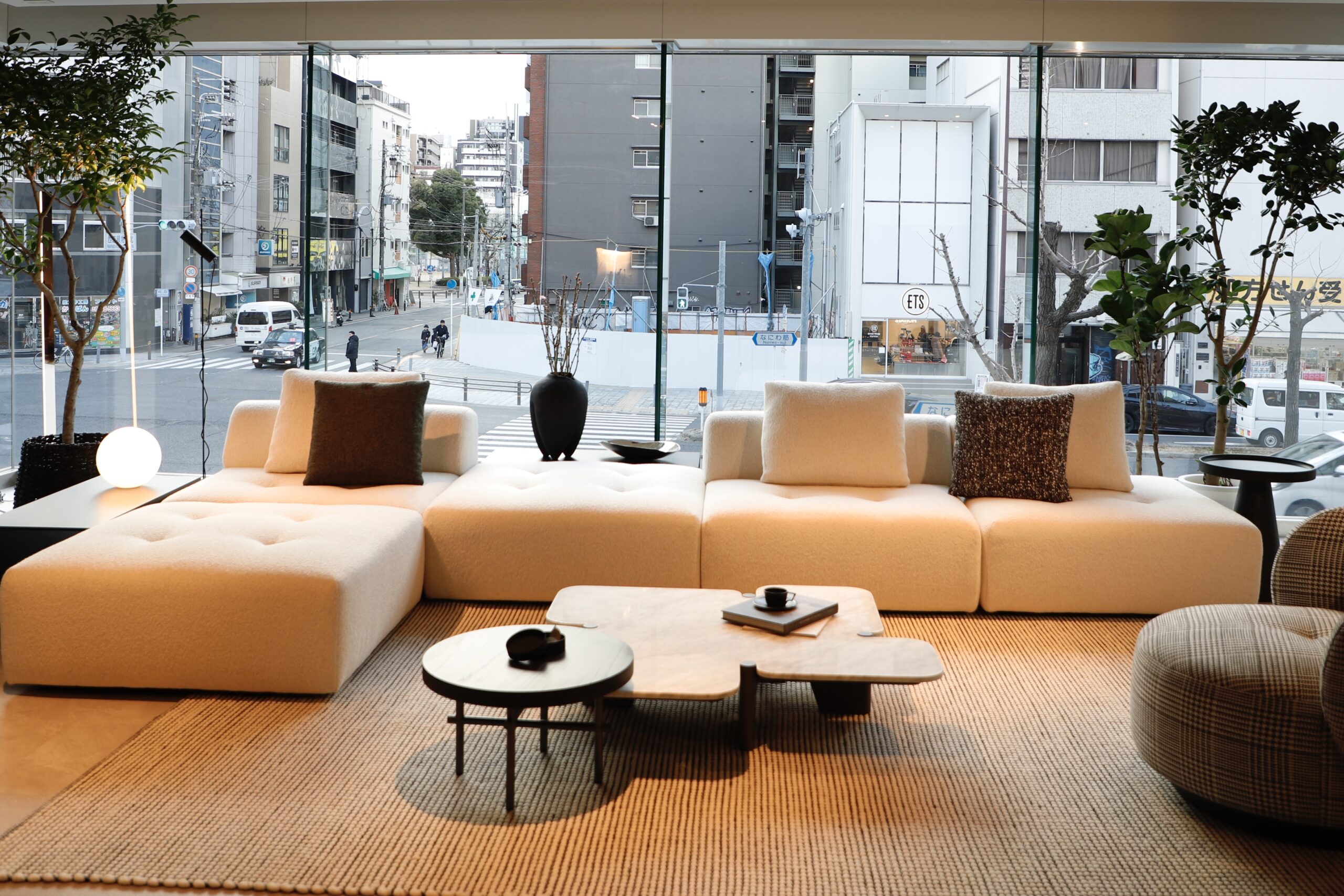 SHOWROOM IMAGE
